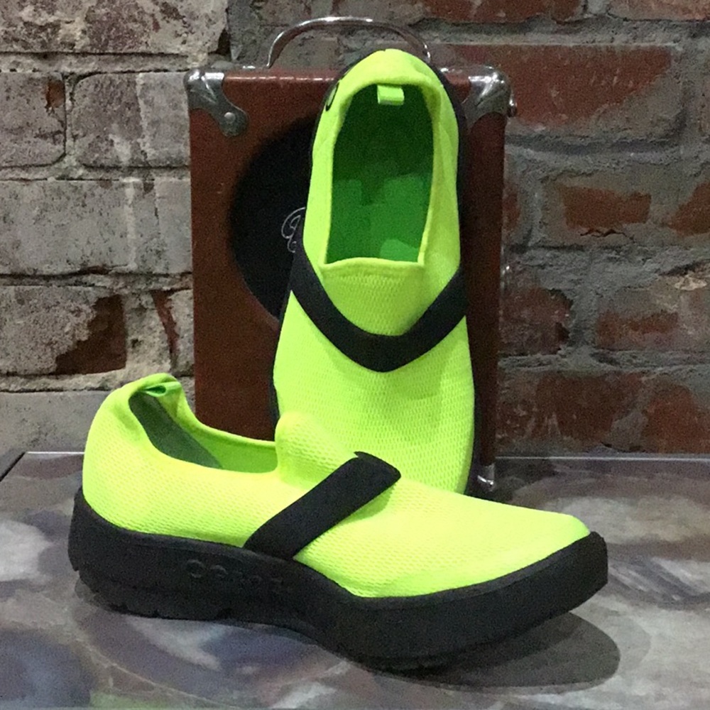 OOfos recovery OOmg shoes